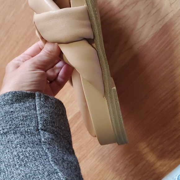 Universal Thread Sandals - Picture 6 of 6